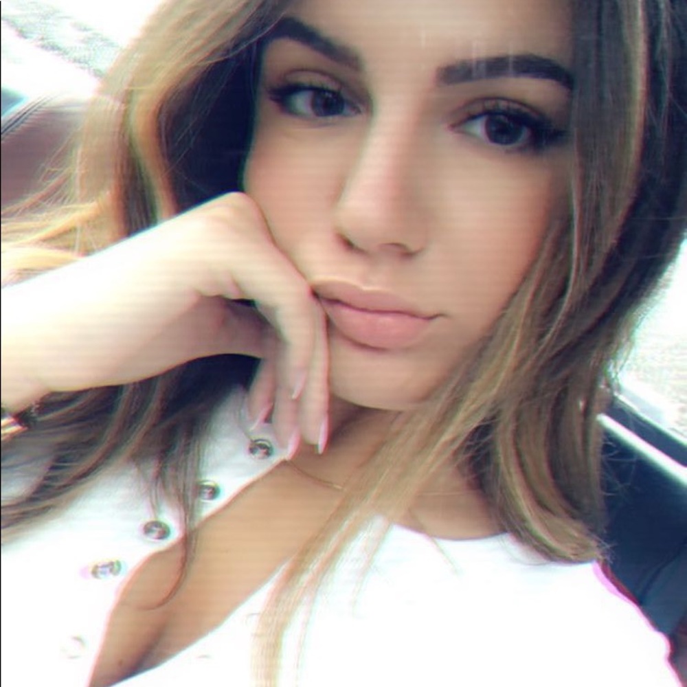 Meet your Posher, Sienna